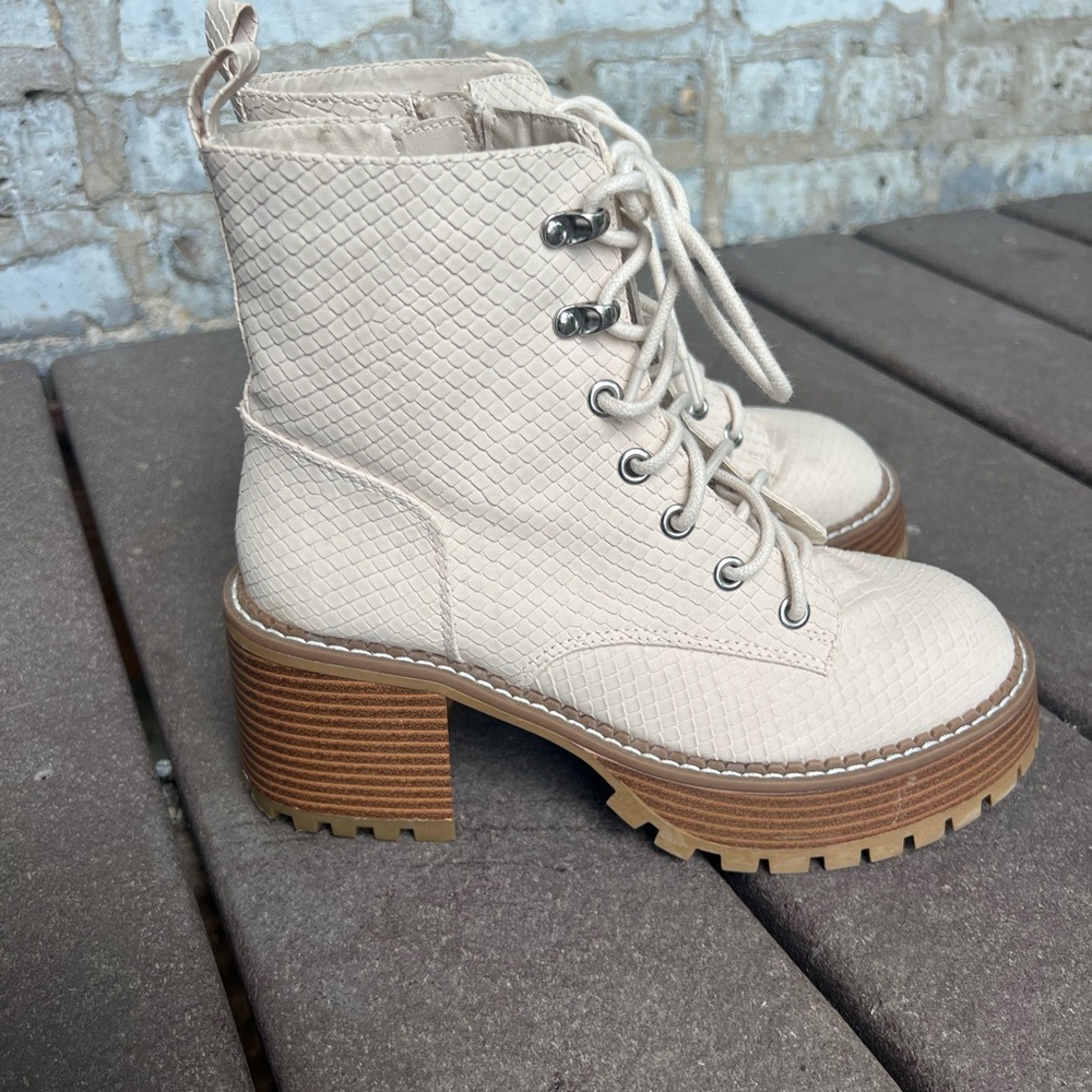Super cute Altar’d State lifted boots, size 6!